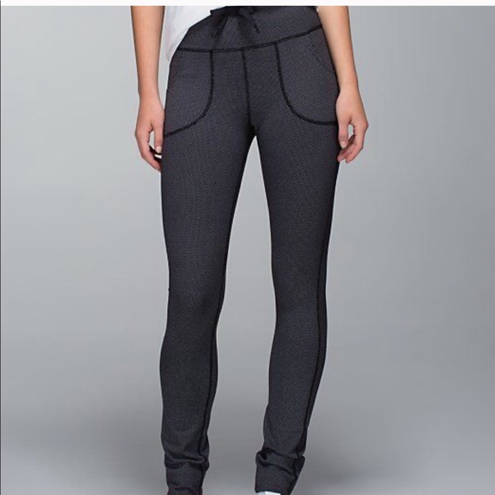 Lululemon tie waist legging with pockets